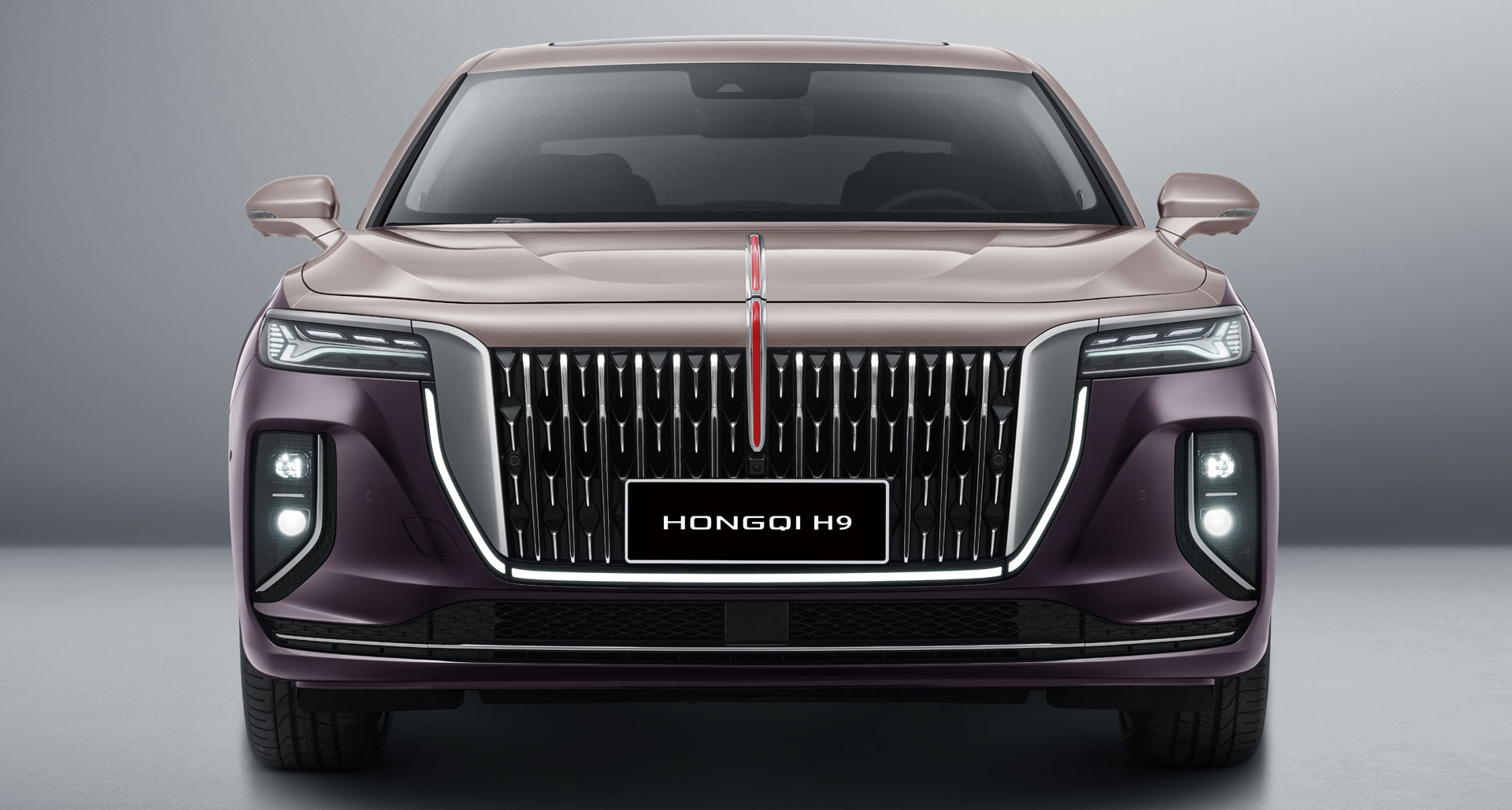 Hongqi H9 en vista frontal